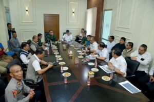Rapat koordinasi Pemkab Bener Meriah bersama PRR. Foto / Ist
